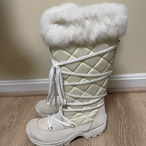 American Eagle Snow Bunny Boots Size 8.5
